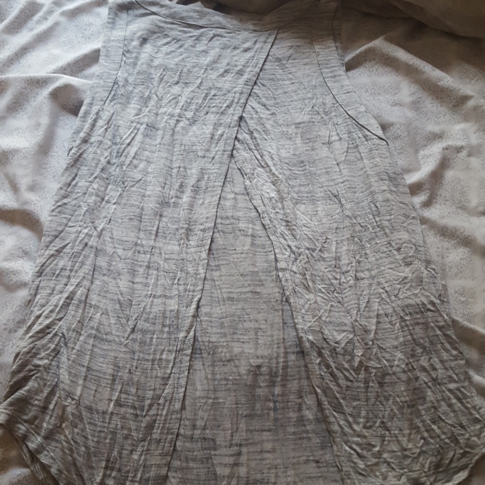 tshirt - Picture 2 of 2